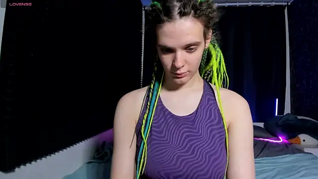 Snapshot of KIKI_Krash chatting on December 5, 2025, 10:03 am KIKI Krash online show from December 5, 2025, 10:03 am