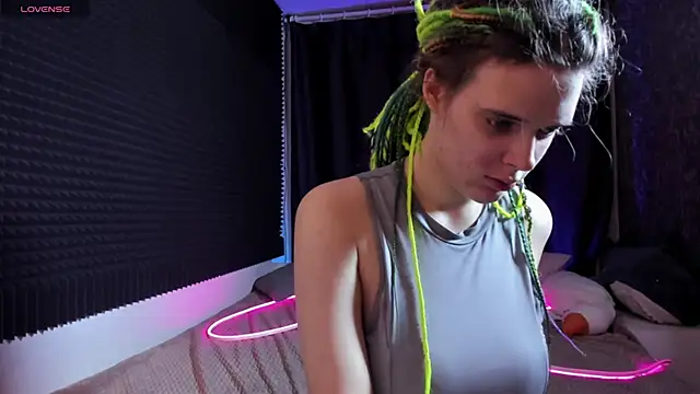 Snapshot of KIKI_Krash chatting on October 24, 2025, 10:58 am KIKI Krash online show from October 24, 2025, 10:58 am