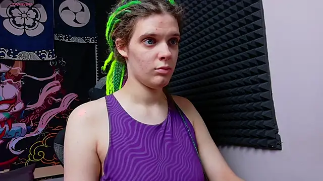 Snapshot of KIKI_Krash chatting on November 28, 2025, 10:04 am KIKI Krash online show from November 28, 2025, 10:04 am