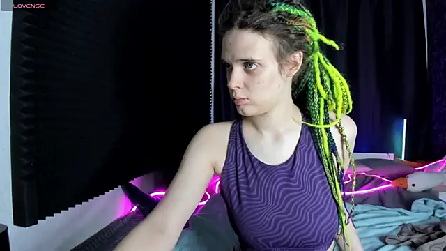 Snapshot of KIKI_Krash chatting on December 20, 2025, 10:40 am KIKI Krash online show from December 20, 2025, 10:40 am