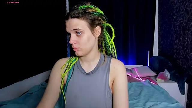 Snapshot of KIKI_Krash chatting on November 21, 2025, 10:03 am KIKI Krash online show from November 21, 2025, 10:03 am