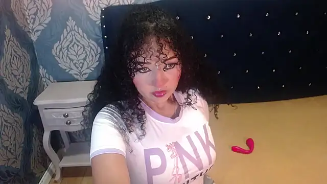 Snapshot of Sofiacowperx chatting on November 11, 2025, 2:01 pm Sofiacowperx online show from November 11, 2025, 2:01 pm