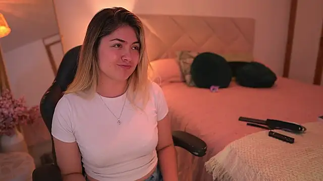 Lau Bee online show from November 10, 2025, 7:08 pm