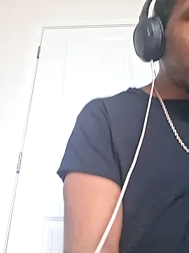 bigboytoy912 online show from June 19, 2026, 10:15 pm