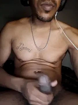bigboytoy912 online show from June 19, 2026, 3:23 am