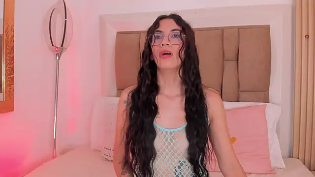 Clarisse28 online show from February 15, 2026, 7:35 pm