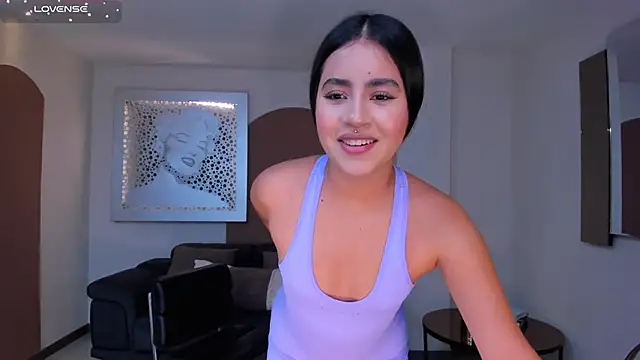 IsabellaHill  online show from December 26, 2024, 7:05 pm