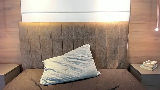 Snapshot of liz_goth chatting on March 12, 2025, 1:08 pm liz goth online show from March 12, 2025, 1:08 pm