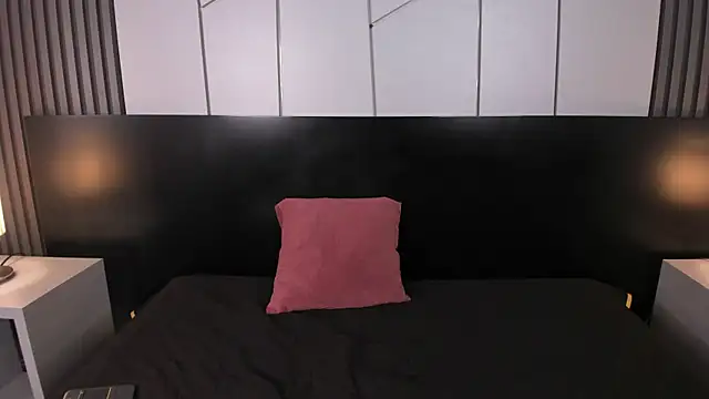 Snapshot of liz_goth chatting on February 21, 2025, 1:33 pm liz goth online show from February 21, 2025, 1:33 pm