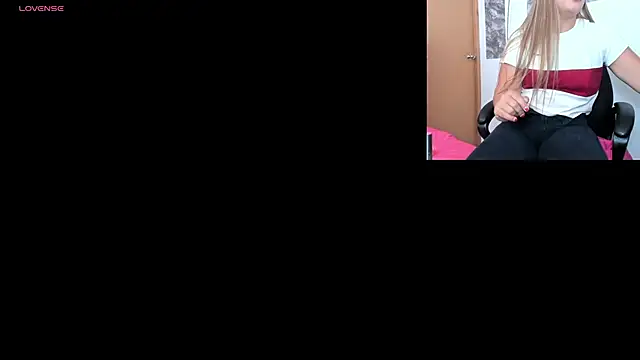 Snapshot of SofiaJoness_ chatting on October 29, 2025, 7:57 pm SofiaJoness online show from October 29, 2025, 7:57 pm