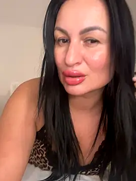 Helena7077 online show from November 7, 2025, 1:26 pm