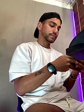 Leandro valenzuela online show from October 22, 2025, 2:05 pm