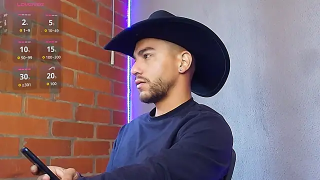 Snapshot of Leandro_valenzuela chatting on February 24, 2026, 3:02 pm Leandro valenzuela online show from February 24, 2026, 3:02 pm