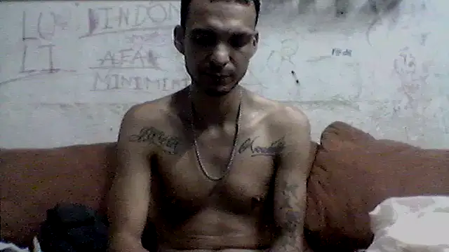 Snapshot of _Dmente_ chatting on September 19, 2025, 4:38 am  Dmente  online show from September 19, 2025, 4:38 am