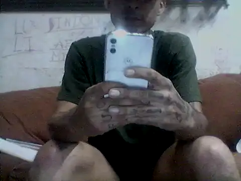 Snapshot of _Dmente_ chatting on September 16, 2025, 4:35 am  Dmente  online show from September 16, 2025, 4:35 am
