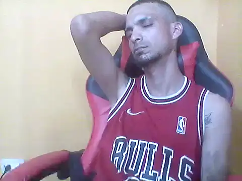 Snapshot of _Dmente_ chatting on October 18, 2025, 6:04 am  Dmente  online show from October 18, 2025, 6:04 am