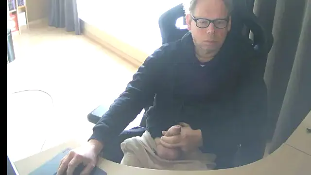 kinkyslet8 online show from March 29, 2026, 10:17 am