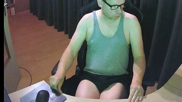 kinkyslet8 online show from December 4, 2025, 9:19 am