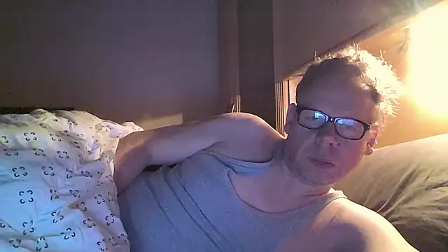 Snapshot of kinkyslet8 chatting on January 6, 2026, 7:23 am kinkyslet8 online show from January 6, 2026, 7:23 am