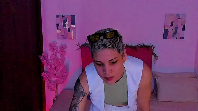 Charlee pink online show from October 24, 2025, 5:34 pm