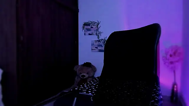 Charlee pink online show from February 10, 2026, 4:50 pm