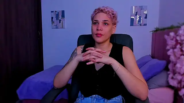 Charlee pink online show from December 17, 2025, 5:01 am