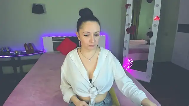 AngellLika online show from December 16, 2025, 12:53 pm