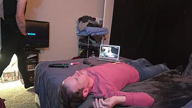 Snapshot of ChillzPnp chatting on December 14, 2025, 9:31 pm ChillzPnp online show from December 14, 2025, 9:31 pm