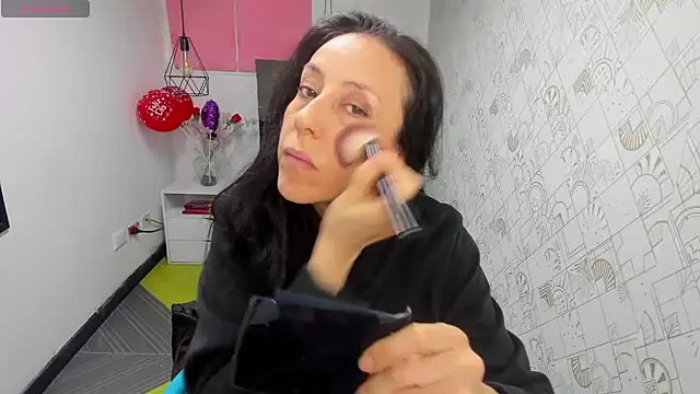 Snapshot of Abrillee1 chatting on March 11, 2025, 11:44 am Abrillee1 online show from March 11, 2025, 11:44 am