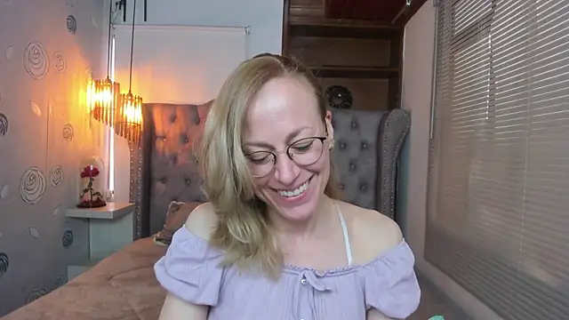 Snapshot of SammySanders chatting on March 22, 2025, 12:14 pm SammySanders online show from March 22, 2025, 12:14 pm