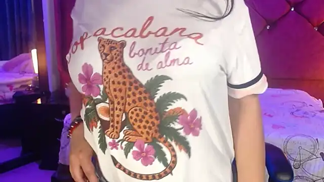 Julietacollins06 online show from April 21, 2026, 4:57 pm