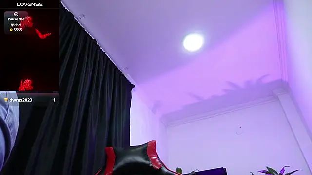 amy fox2 online show from November 14, 2025, 2:21 pm