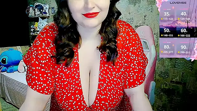 Snapshot of WhisperInTheDarkk chatting on October 17, 2025, 9:27 pm WhisperInTheDarkk online show from October 17, 2025, 9:27 pm