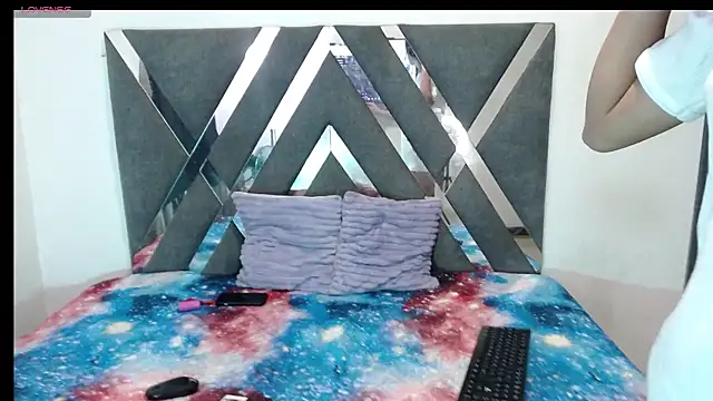 Lunawillis online show from March 7, 2025, 5:17 pm