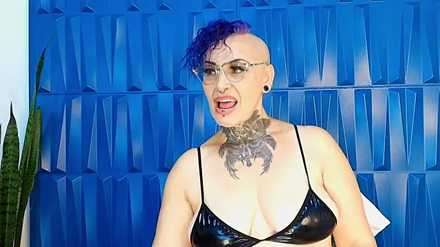 Snapshot of SandyyRose chatting on February 18, 2025, 6:47 pm SandyyRose online show from February 18, 2025, 6:47 pm