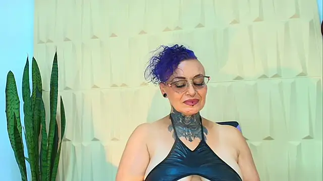 Snapshot of SandyyRose chatting on March 14, 2025, 10:16 pm SandyyRose online show from March 14, 2025, 10:16 pm