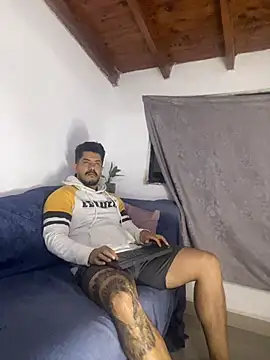 AndresSmith   online show from March 31, 2026, 8:27 am