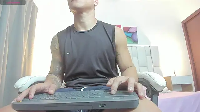 Snapshot of nakedfoam1 chatting on March 9, 2026, 4:05 am nakedfoam1 online show from March 9, 2026, 4:05 am