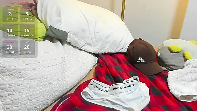 Snapshot of nakedfoam1 chatting on April 11, 2026, 1:24 am nakedfoam1 online show from April 11, 2026, 1:24 am