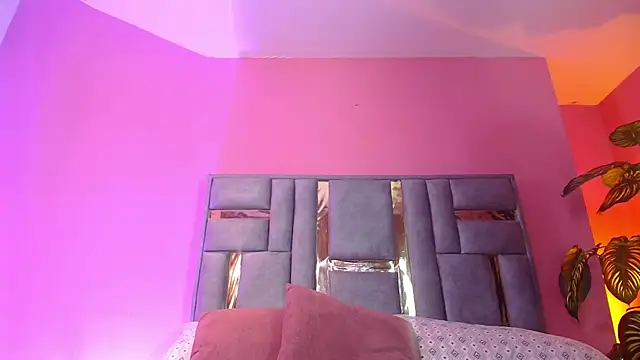 Snapshot of Bianca_ks chatting on March 8, 2025, 6:32 am Bianca ks online show from March 8, 2025, 6:32 am