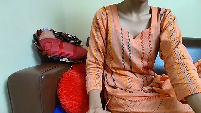 Snapshot of Srabontii chatting on December 23, 2025, 12:11 am Srabontii online show from December 23, 2025, 12:11 am