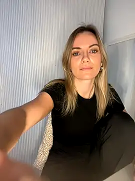 Snapshot of Milla__one chatting on December 2, 2025, 9:55 am Milla one online show from December 2, 2025, 9:55 am