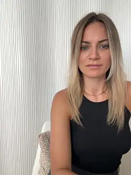 Snapshot of Milla__one chatting on June 1, 2026, 8:25 am Milla one online show from June 1, 2026, 8:25 am