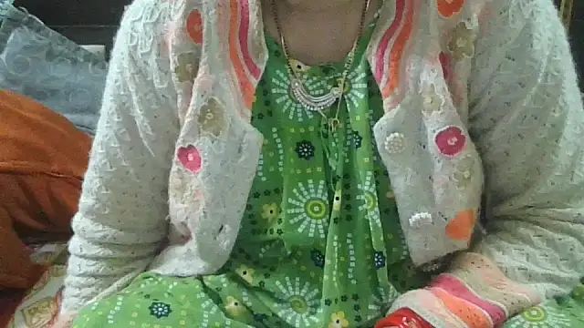 Snapshot of couplesuni chatting on February 3, 2026, 10:42 am couplesuni online show from February 3, 2026, 10:42 am