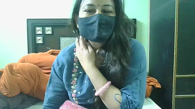 couplesuni online show from March 3, 2025, 5:47 am