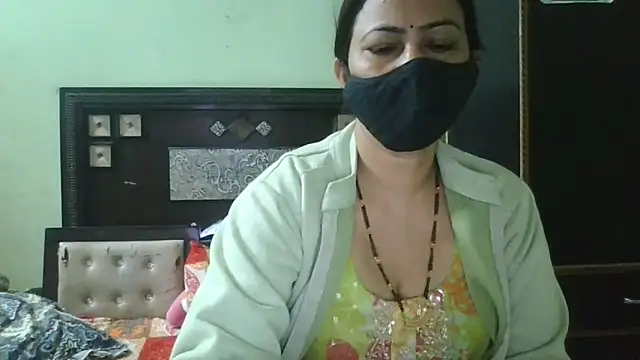 Snapshot of couplesuni chatting on February 12, 2026, 5:07 am couplesuni online show from February 12, 2026, 5:07 am