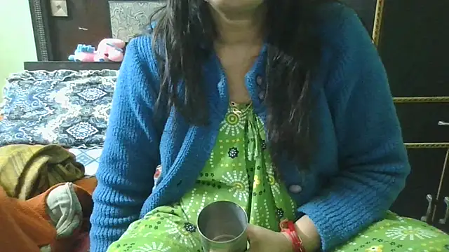 Snapshot of couplesuni chatting on January 13, 2026, 10:08 am couplesuni online show from January 13, 2026, 10:08 am