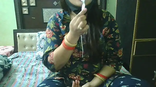 couplesuni online show from April 8, 2026, 7:10 am