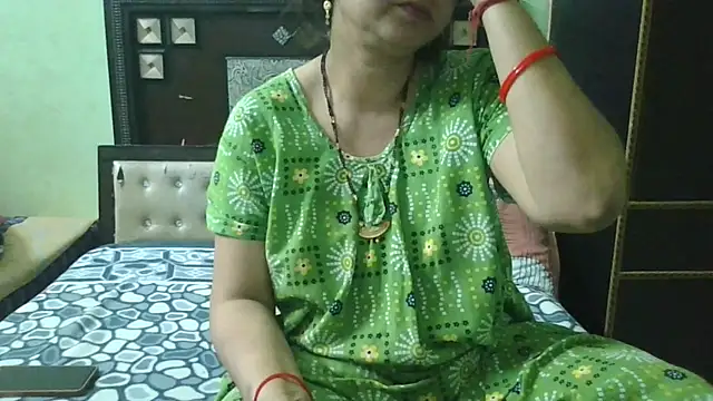 Snapshot of couplesuni chatting on February 26, 2026, 4:23 am couplesuni online show from February 26, 2026, 4:23 am