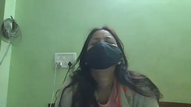 Snapshot of couplesuni chatting on February 5, 2026, 3:46 am couplesuni online show from February 5, 2026, 3:46 am